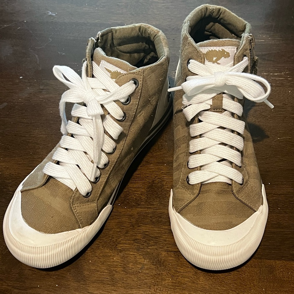 Rocket Dog green high top tennis shoes size 7 like new